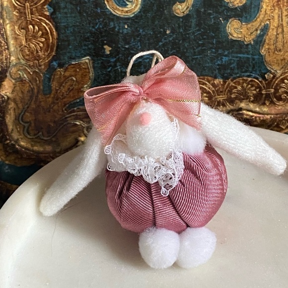 Vintage bunny ornament - Picture 2 of 4